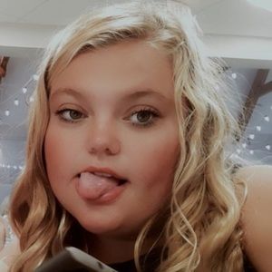 Meet your Posher, Carina